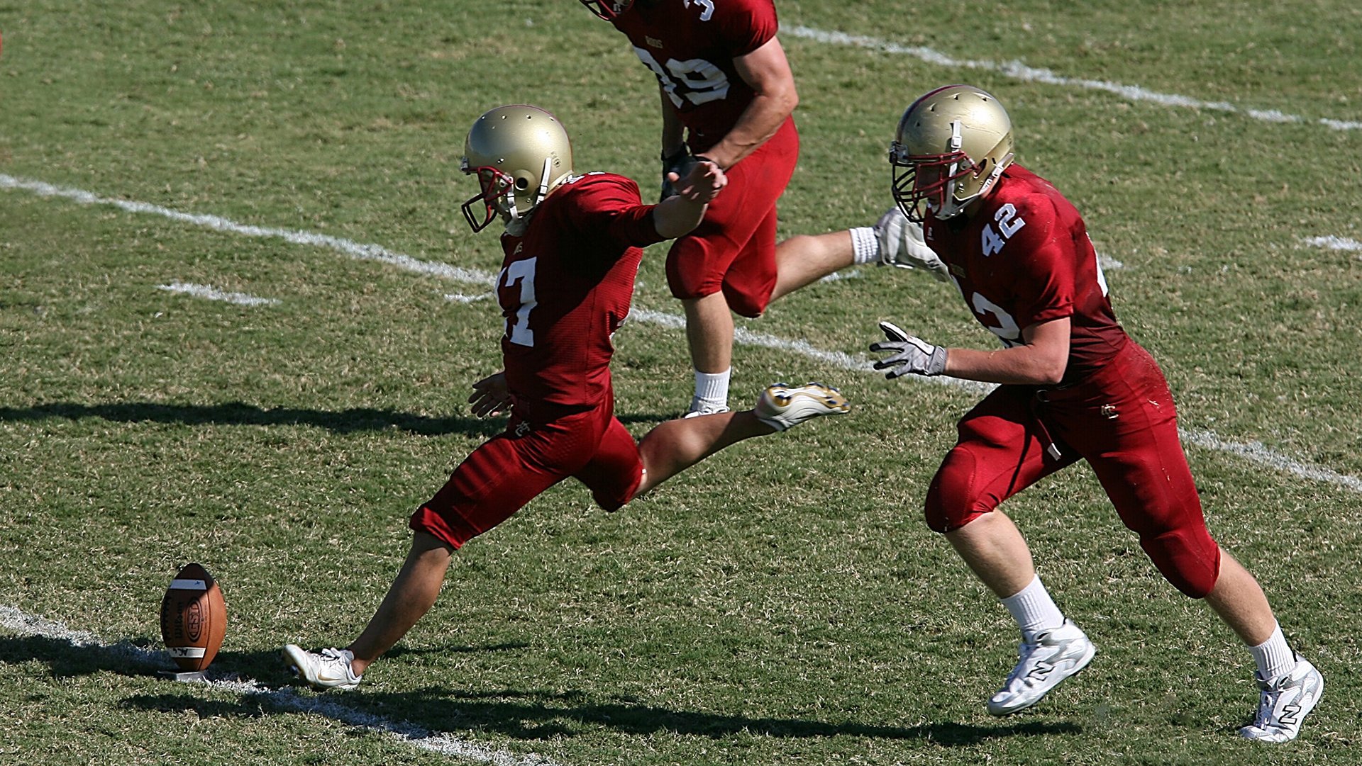 德甲火热开踢:拜仁慕尼黑持续领跑积分榜,拜仁慕尼黑德国队